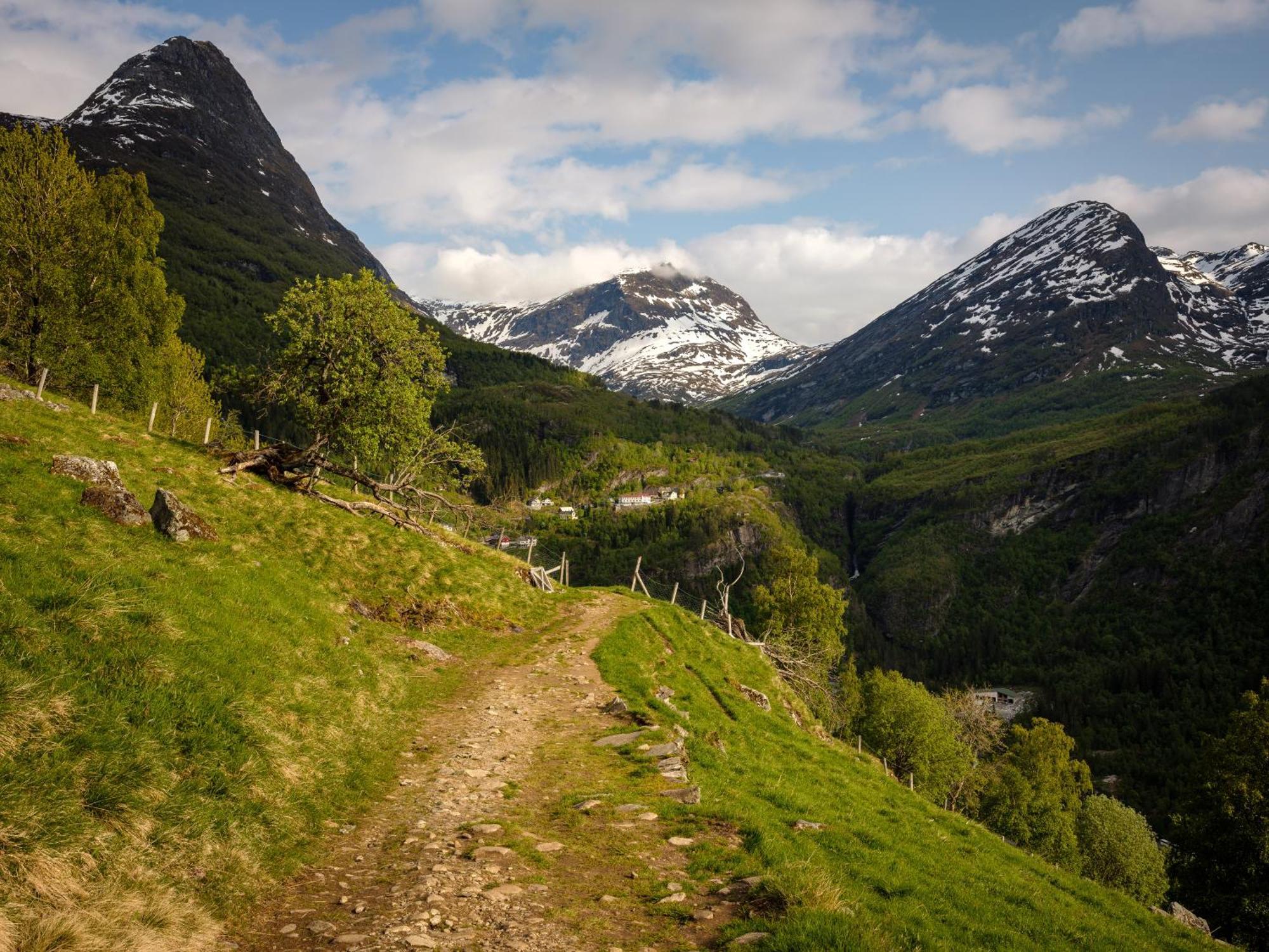 Hotel Utsikten - By Classic Norway Hotels Geiranger Exterior photo