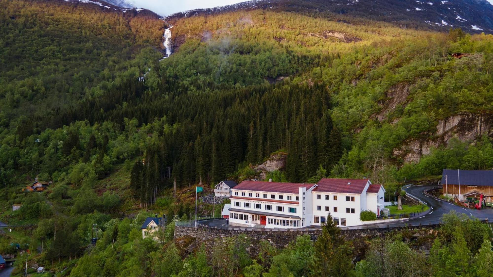 Hotel Utsikten - By Classic Norway Hotels Geiranger Exterior photo